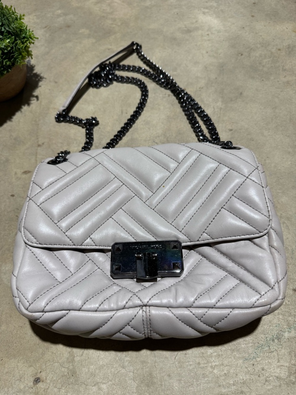 Michael Kors Peyton Medium Quilted Shoulder Bag Purse Light Pearl Gray Leather